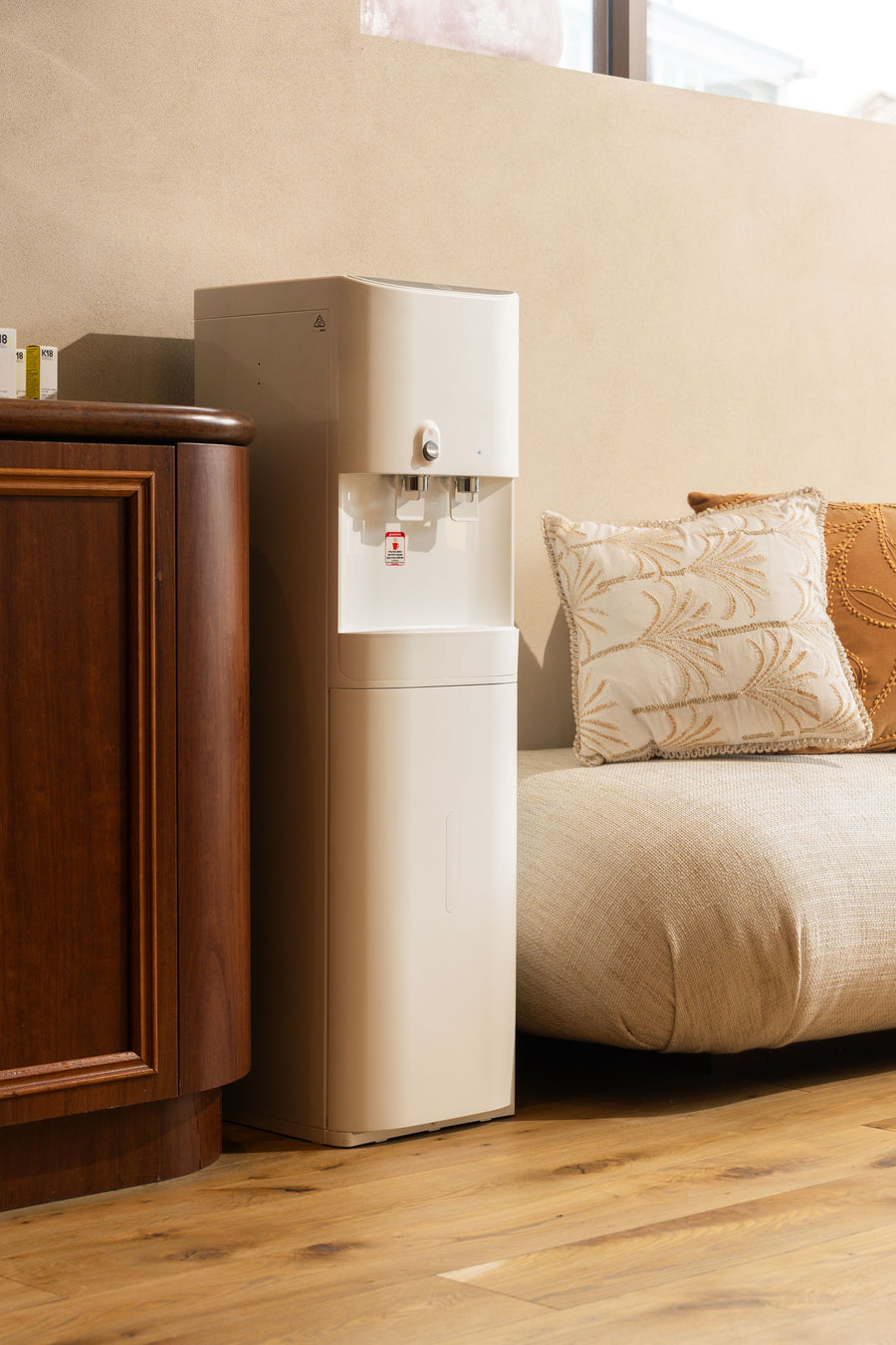 Summer Springs White Bottom Load Cooler
